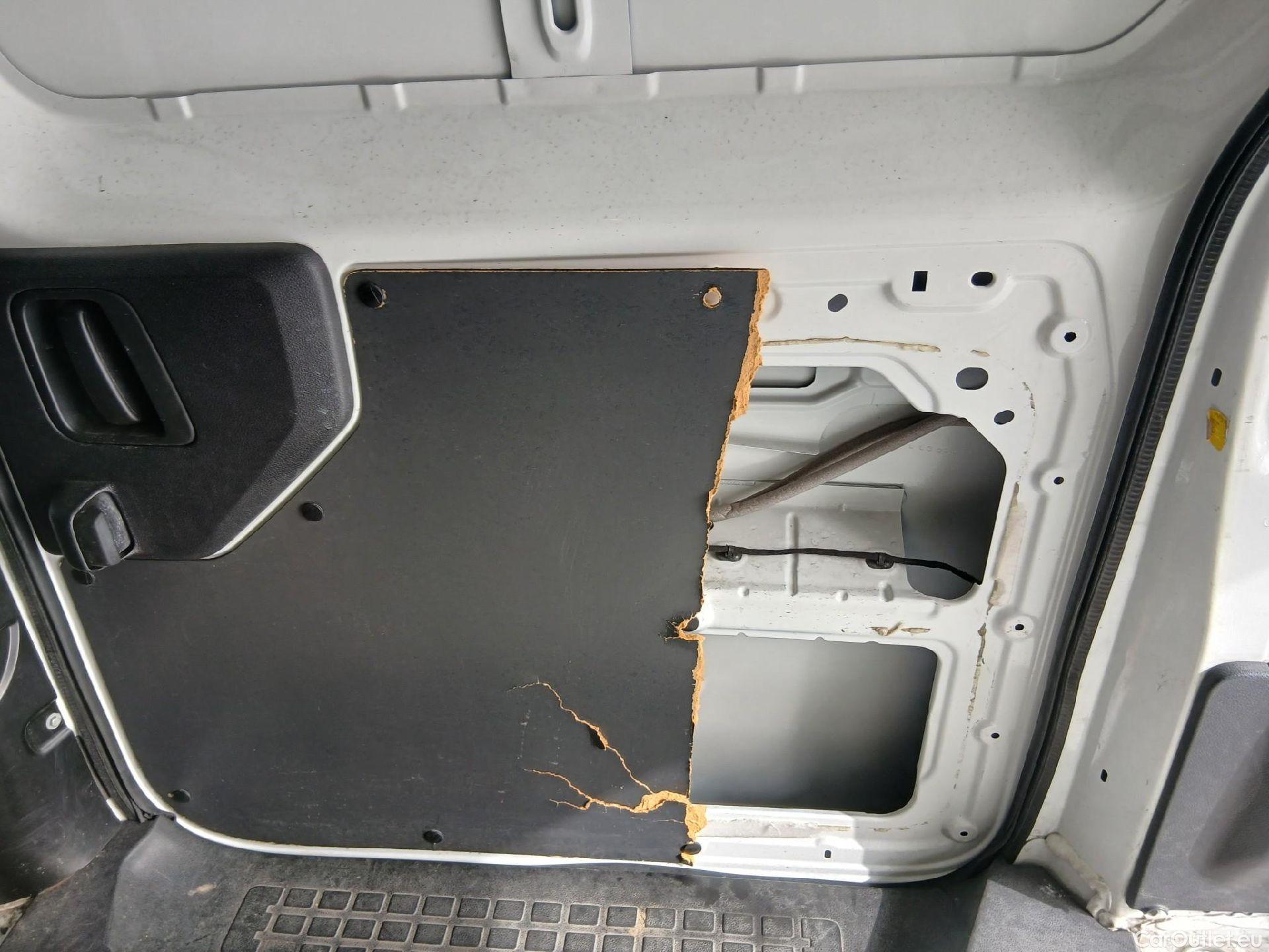  Opel  Vivaro OPEL  / 2019 / 4P / furgón 1.5 Diésel 74kW(100CV)M Std Exp #26