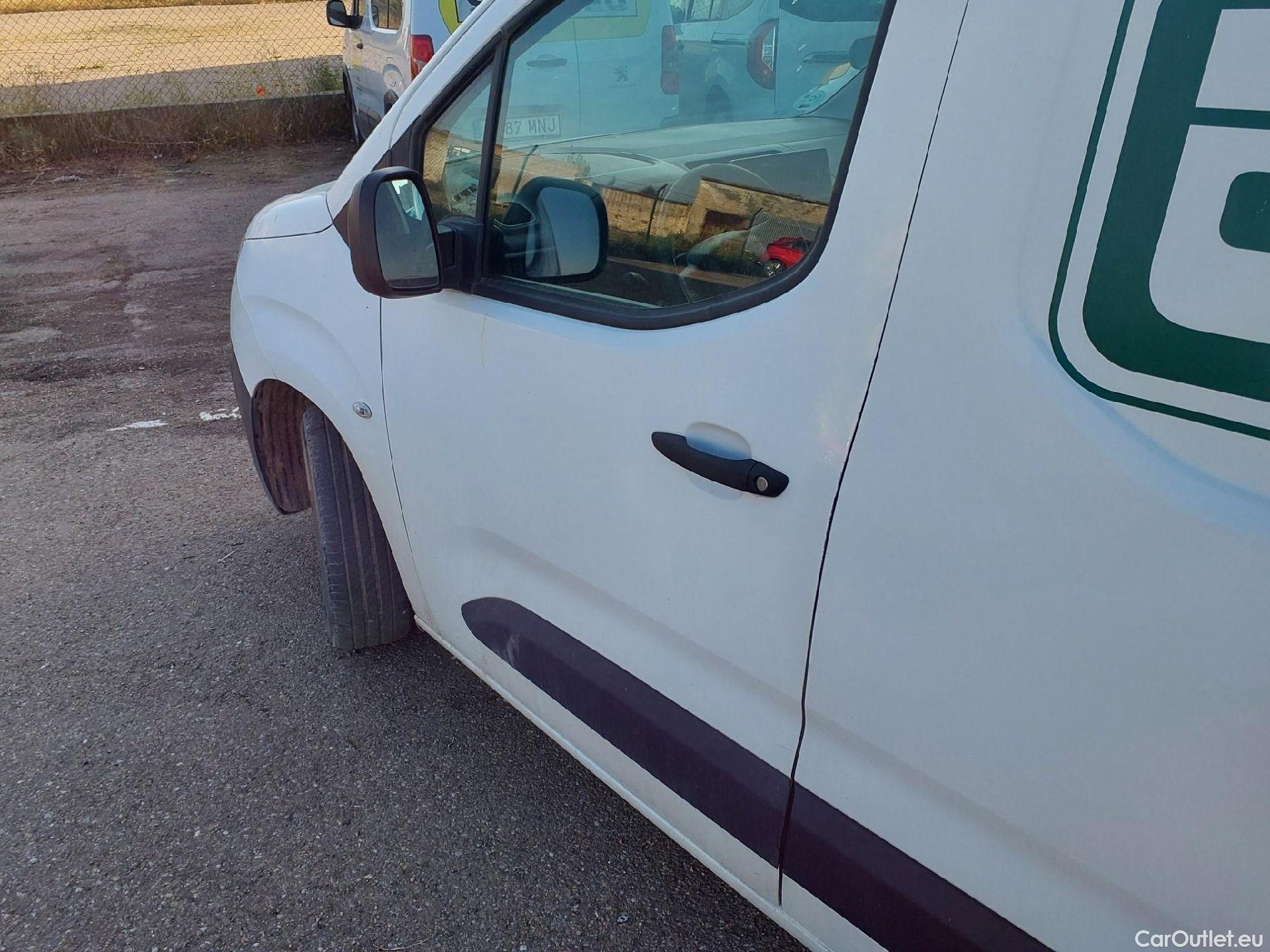  Citroen  Berlingo CITROEN  / 2018 / 3P / furgón derivado de turismo Talla M BlueHDi 100 CONTROL #1