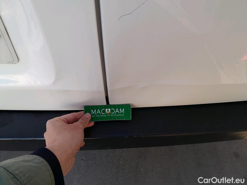  Fiat  Fiorino FIAT  / 2016 / 3P / furgón derivado de turismo Cargo Base 1.4 Natural Power 51kW (70CV) ** #2