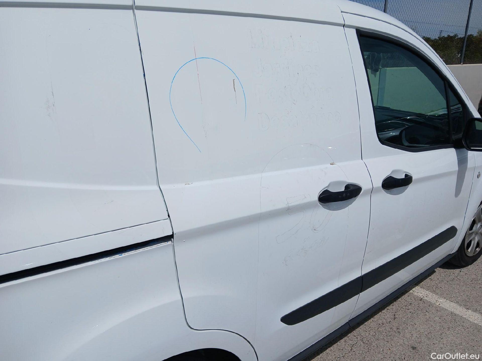  Ford  Transit FORD  Courier/2014/4P/furgón der.turis Van 1.5 TDCi 75kW Trend #26