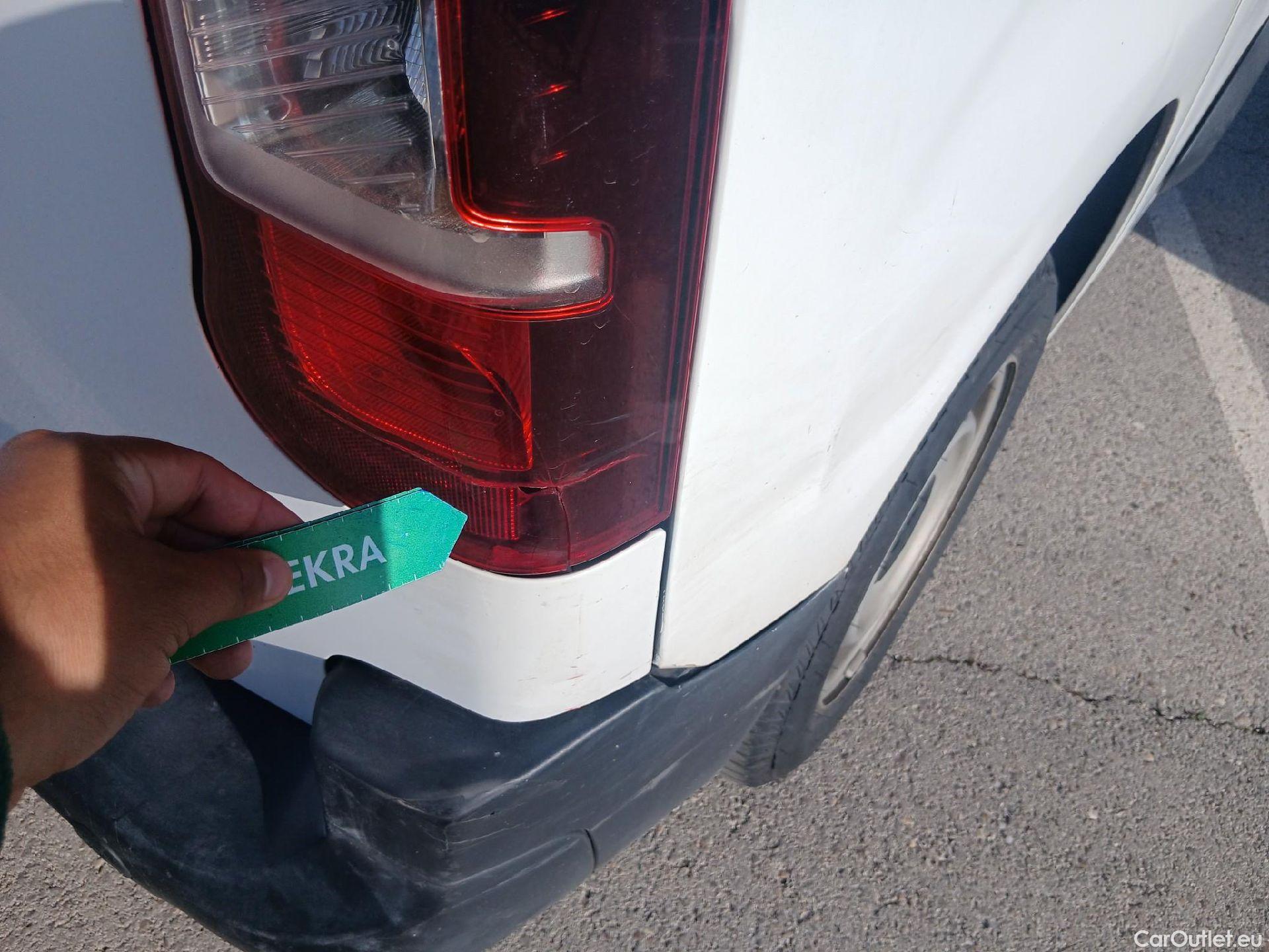  Peugeot  Partner PEUGEOT  / 2018 / 3P / furgón derivado de turismo Pro Standard 600kg BlueHDi 73kW #44