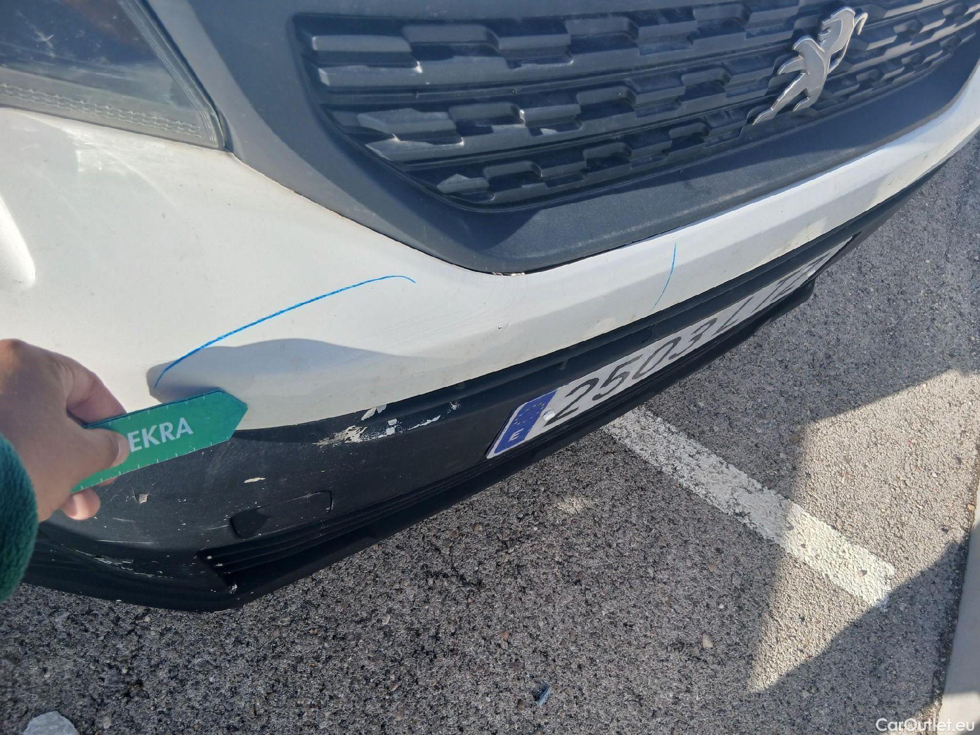  Peugeot  Partner PEUGEOT  / 2018 / 3P / furgón derivado de turismo Pro Standard 600kg BlueHDi 73kW #16