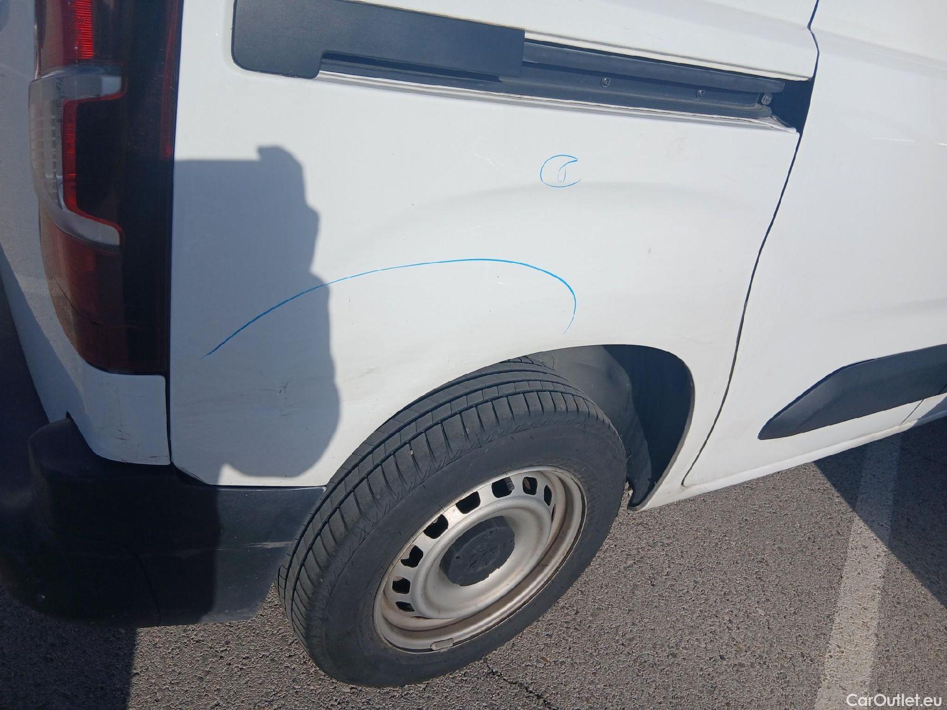  Peugeot  Partner PEUGEOT  / 2018 / 3P / furgón derivado de turismo Pro Standard 600kg BlueHDi 73kW #45