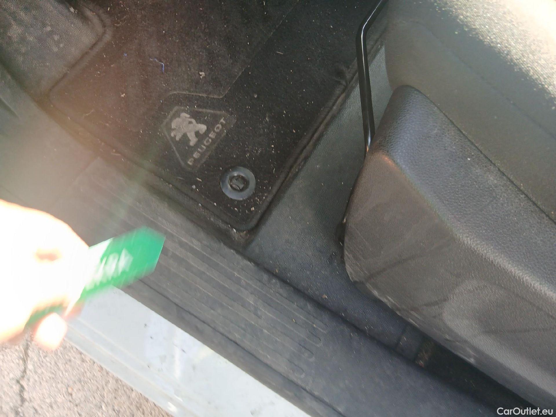  Peugeot  Partner PEUGEOT  / 2018 / 3P / furgón derivado de turismo Pro Standard 600kg BlueHDi 73kW #8