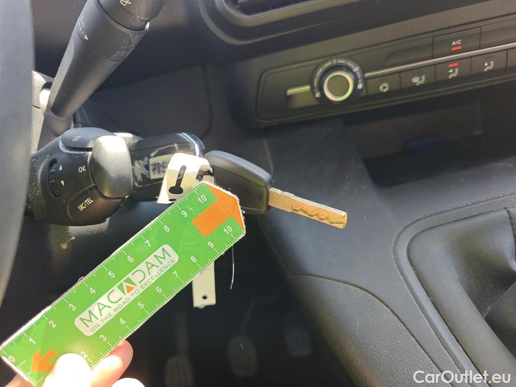  Peugeot  RIFTER PEUGEOT  / 2018 / 4P / combi Active Standard BlueHDi 73kW (IND) #2