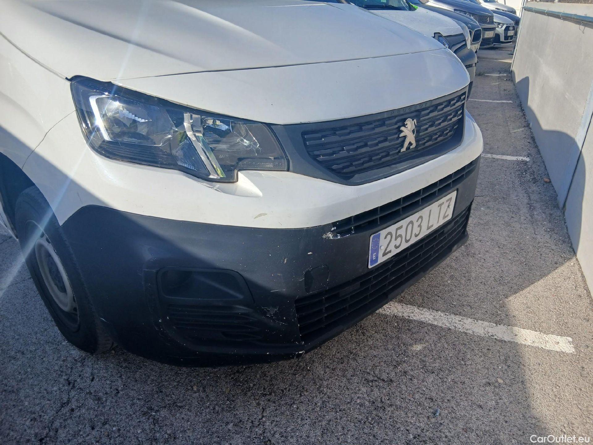  Peugeot  Partner PEUGEOT  / 2018 / 3P / furgón derivado de turismo Pro Standard 600kg BlueHDi 73kW #13