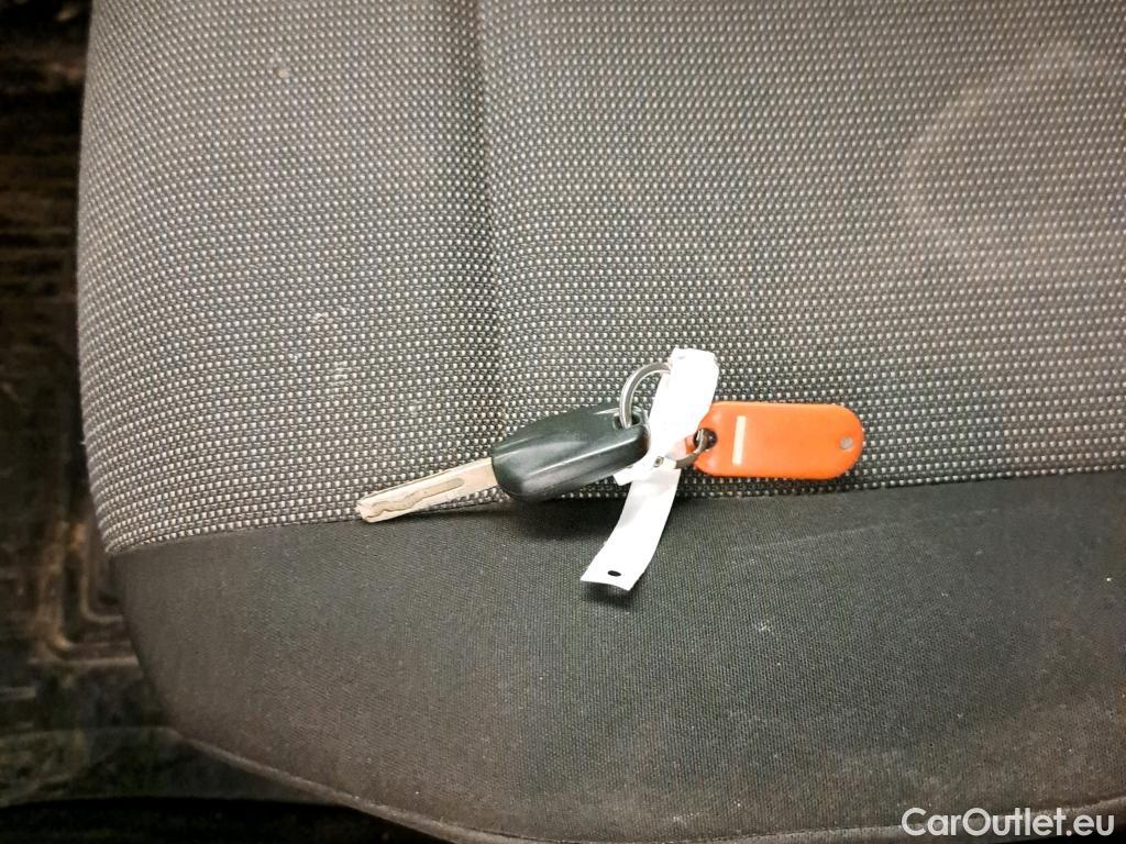  Toyota  Proace TOYOTA  City / 2020 / 4P / combi 1.5D 75kW (100CV) GX L1 (CX) #5