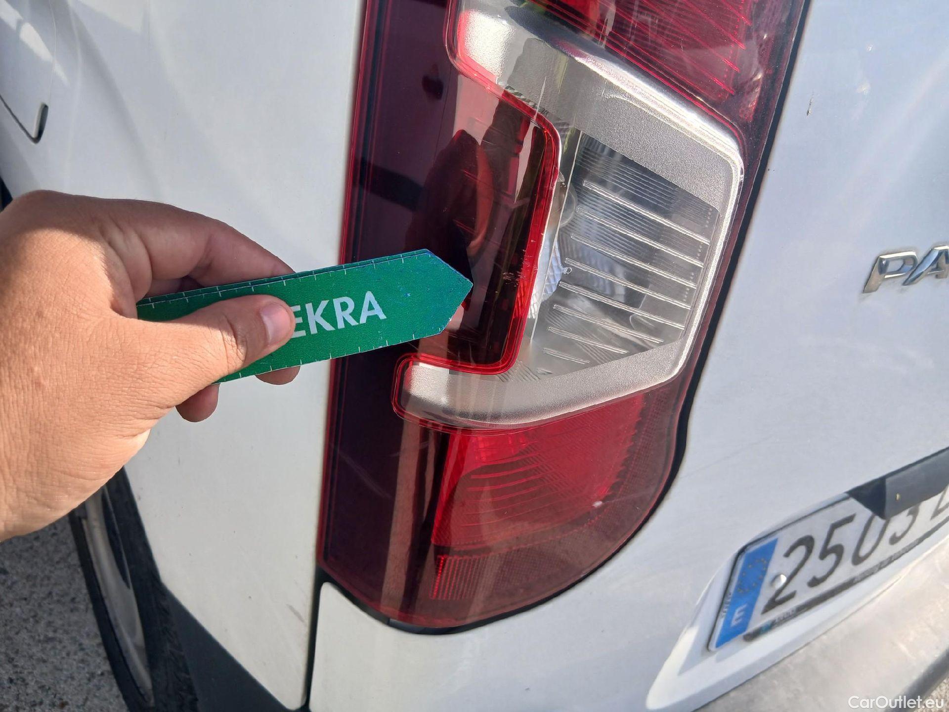  Peugeot  Partner PEUGEOT  / 2018 / 3P / furgón derivado de turismo Pro Standard 600kg BlueHDi 73kW #36