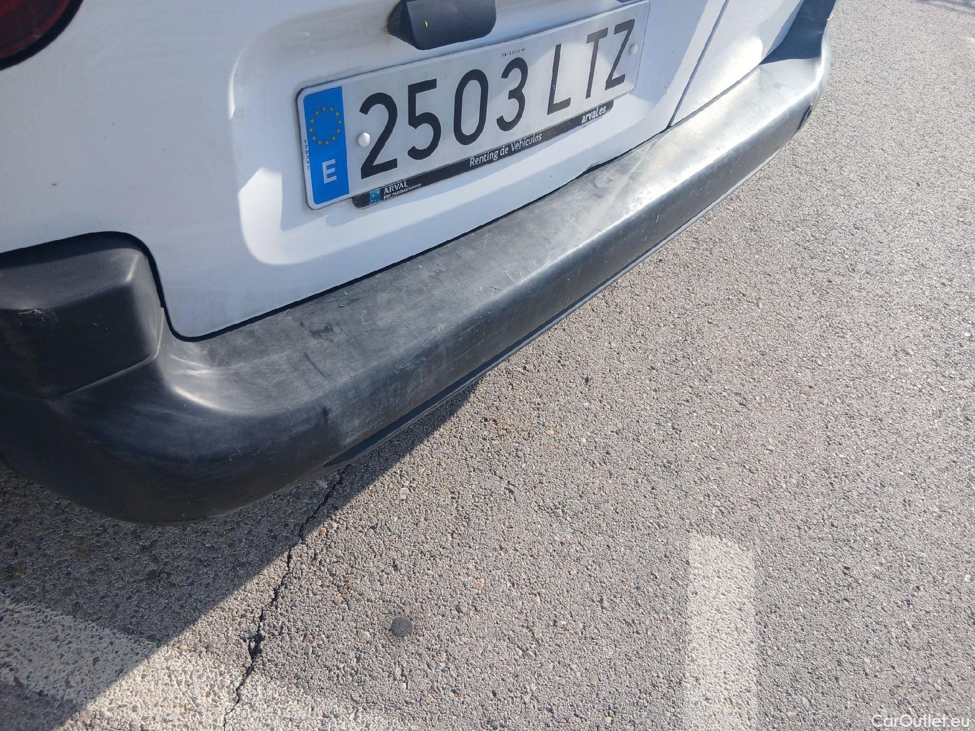  Peugeot  Partner PEUGEOT  / 2018 / 3P / furgón derivado de turismo Pro Standard 600kg BlueHDi 73kW #34