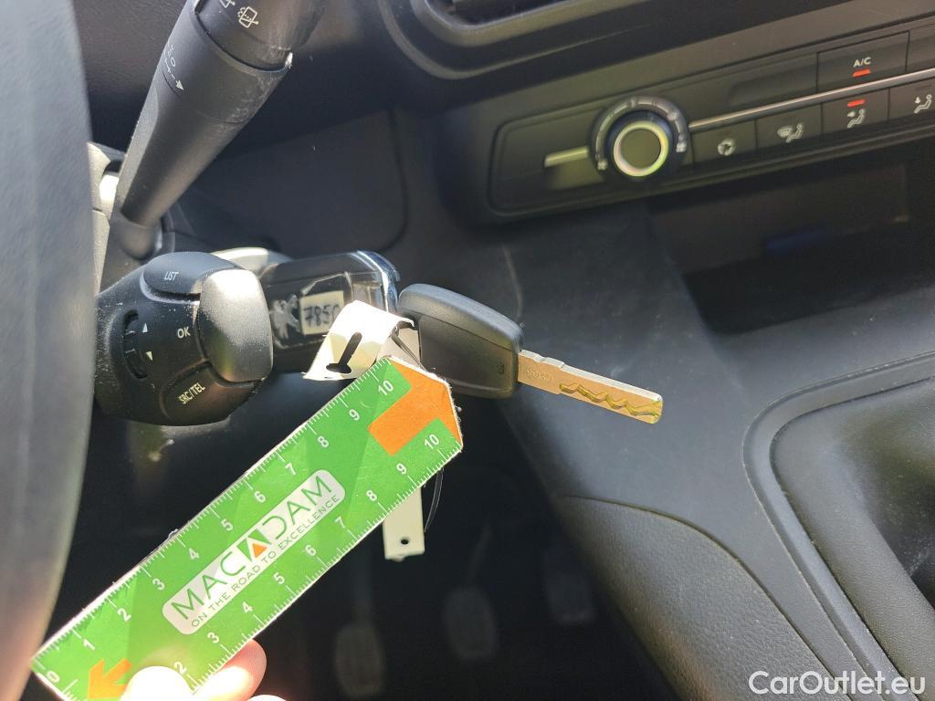  Peugeot  RIFTER PEUGEOT  / 2018 / 4P / combi Active Standard BlueHDi 73kW (IND) #1