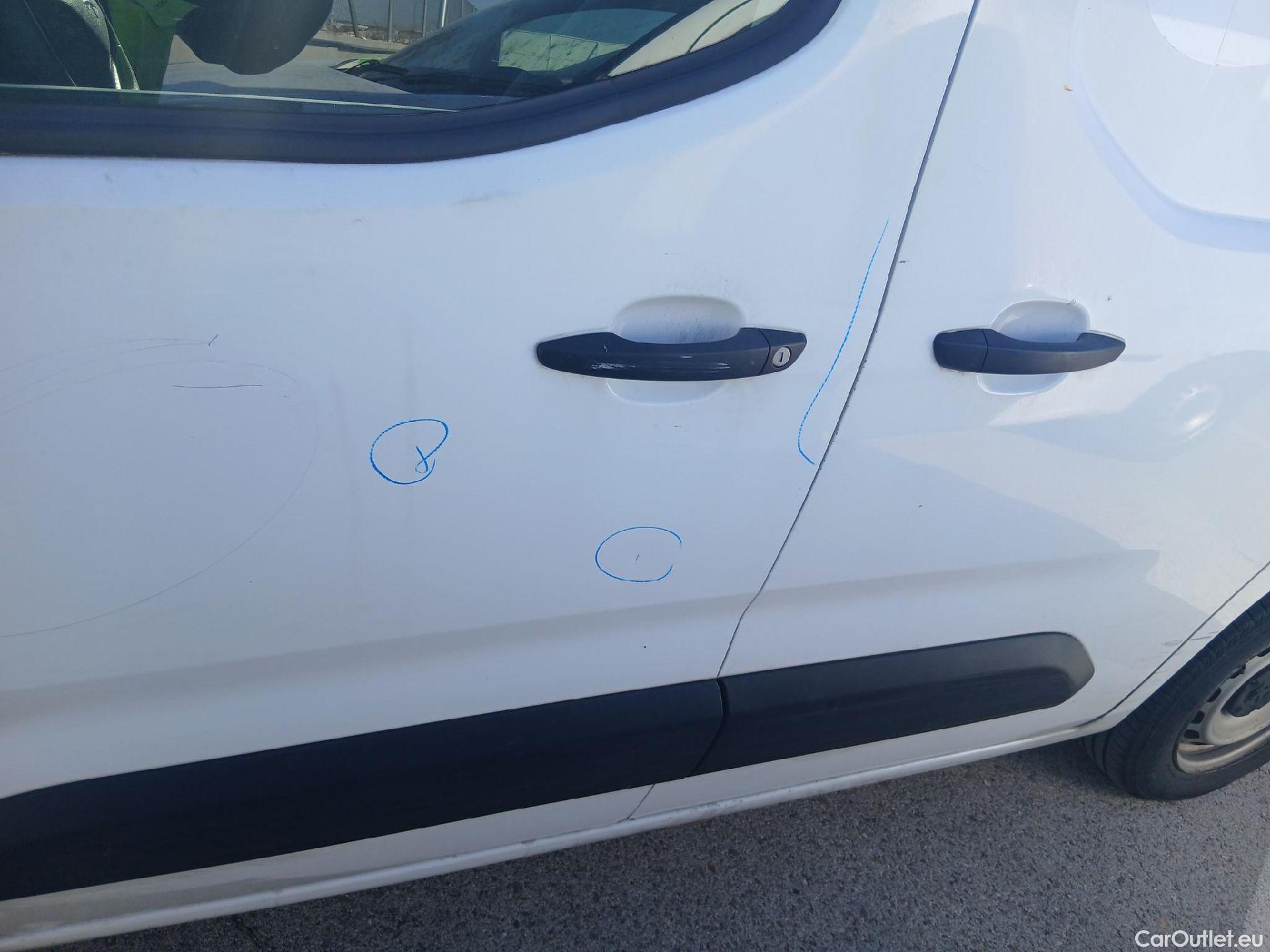  Peugeot  Partner PEUGEOT  / 2018 / 3P / furgón derivado de turismo Pro Standard 600kg BlueHDi 73kW #21