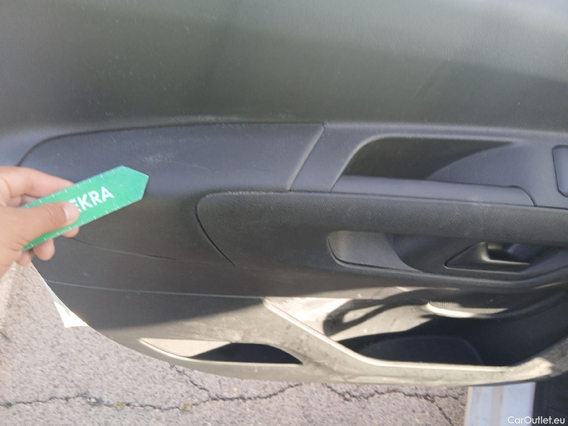  Peugeot  Partner PEUGEOT  / 2018 / 3P / furgón derivado de turismo Pro Standard 600kg BlueHDi 73kW #11