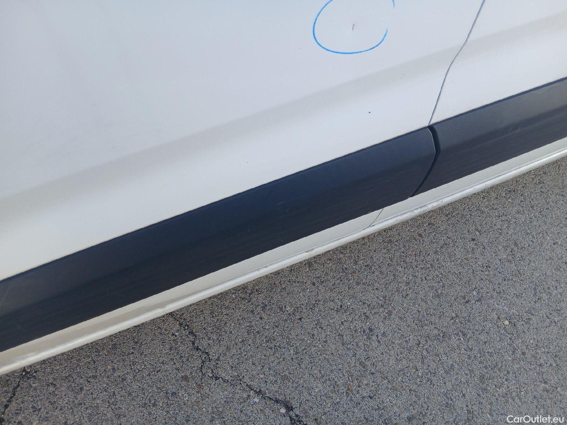  Peugeot  Partner PEUGEOT  / 2018 / 3P / furgón derivado de turismo Pro Standard 600kg BlueHDi 73kW #24