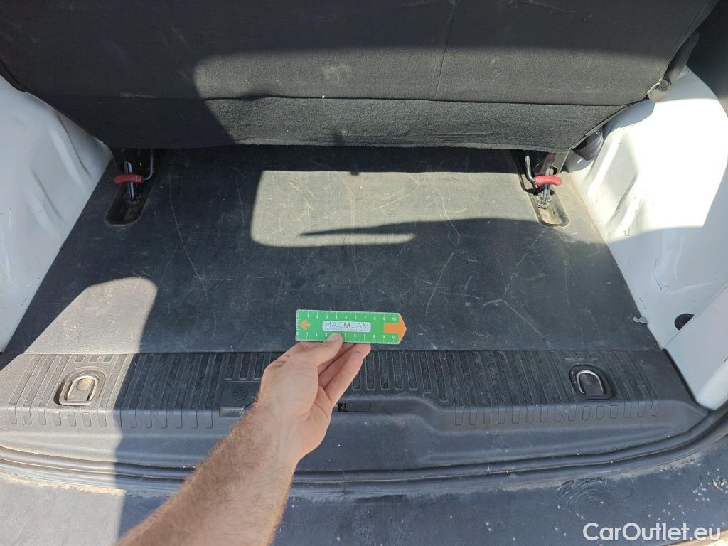  Peugeot  Expert PEUGEOT  / 2016 / 4P / combi Combi BlueHDi 120 S&S Standard #42