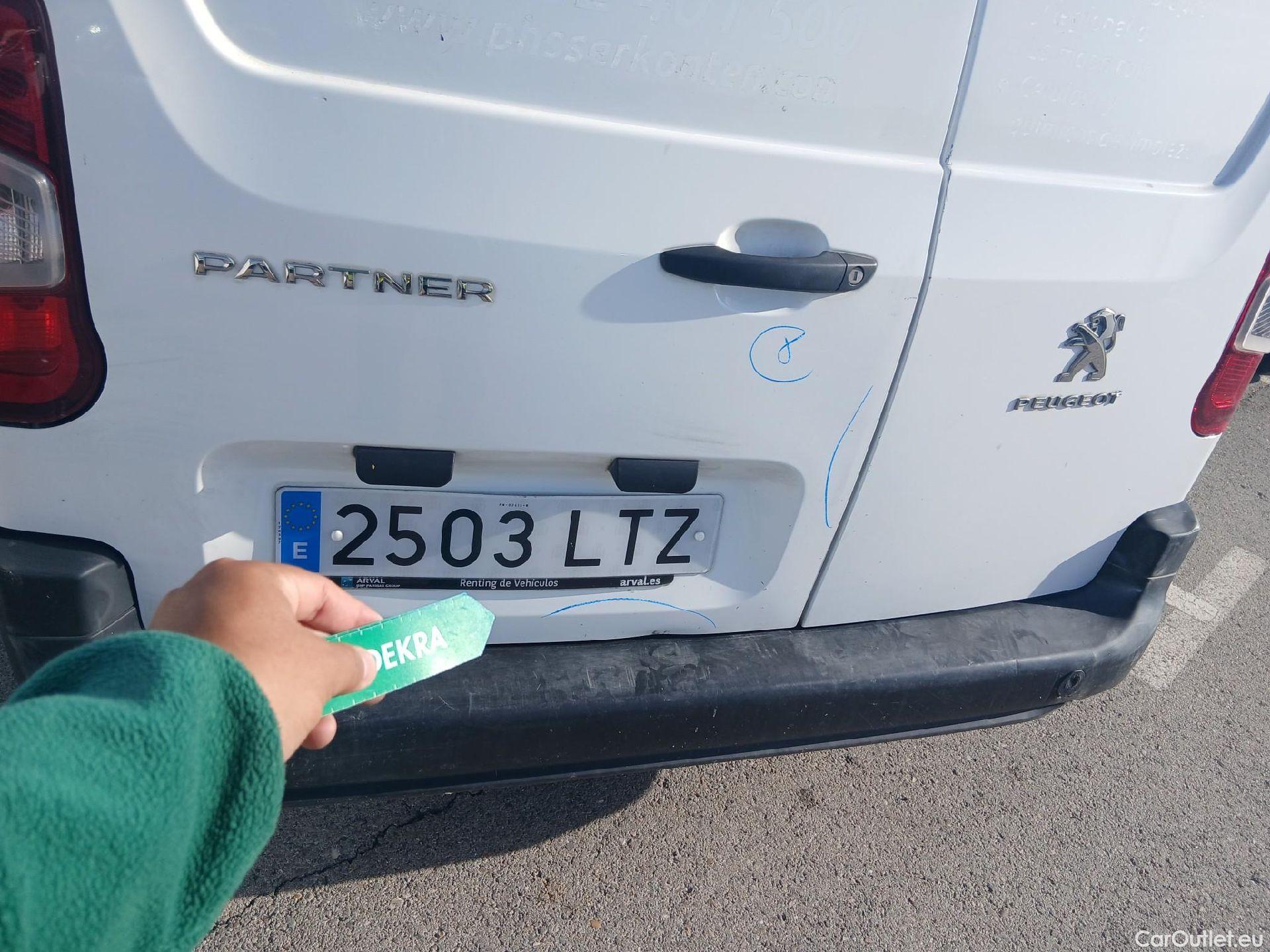  Peugeot  Partner PEUGEOT  / 2018 / 3P / furgón derivado de turismo Pro Standard 600kg BlueHDi 73kW #38