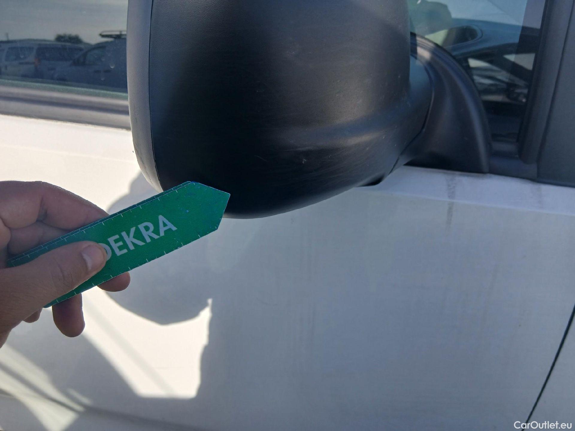  Peugeot  Partner PEUGEOT  / 2018 / 3P / furgón derivado de turismo Pro Standard 600kg BlueHDi 73kW #50