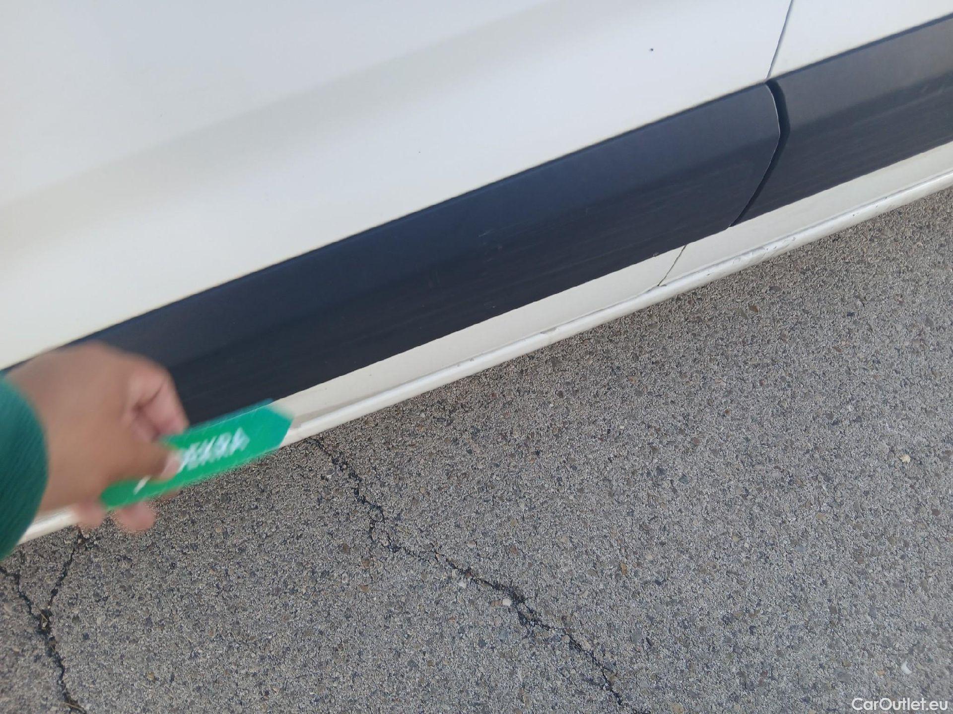  Peugeot  Partner PEUGEOT  / 2018 / 3P / furgón derivado de turismo Pro Standard 600kg BlueHDi 73kW #23