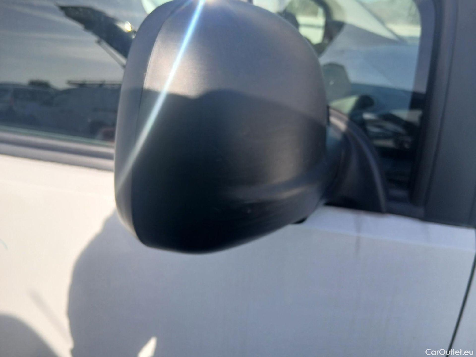  Peugeot  Partner PEUGEOT  / 2018 / 3P / furgón derivado de turismo Pro Standard 600kg BlueHDi 73kW #49