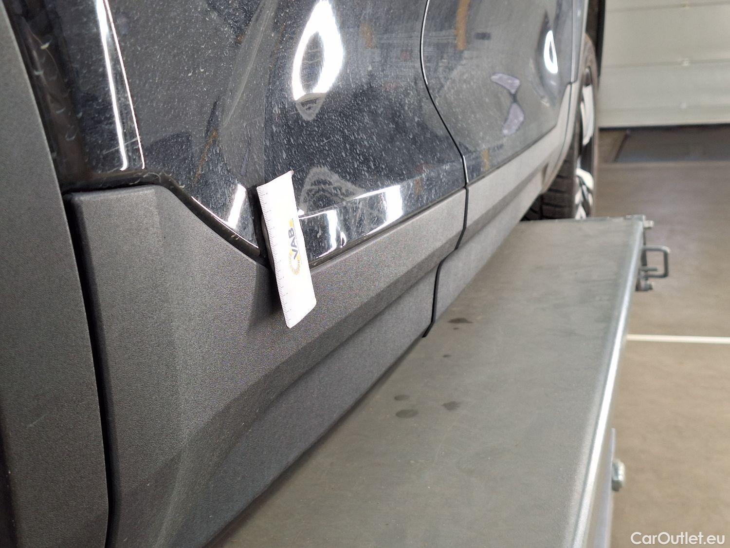  Volvo  XC 40 Volvo, XC40 '17, Volvo XC40 T4 Recharge Geartronic R-Design 5d #11