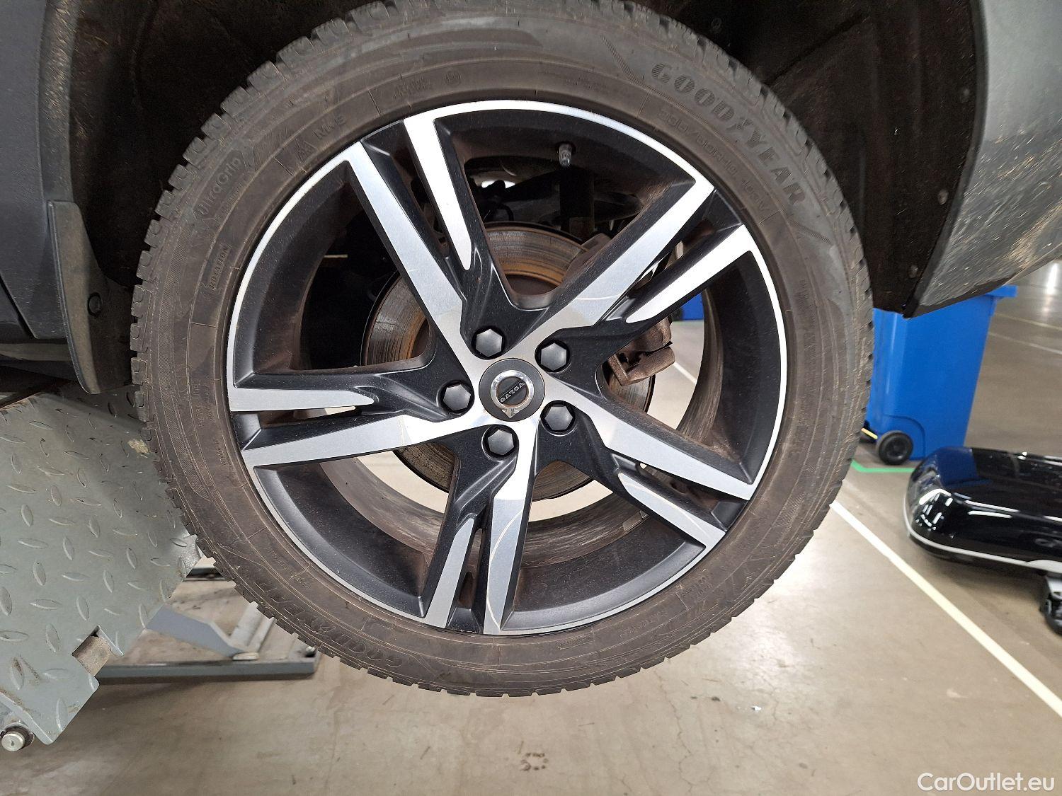  Volvo  XC 40 Volvo, XC40 '17, Volvo XC40 T4 Recharge Geartronic R-Design 5d #6