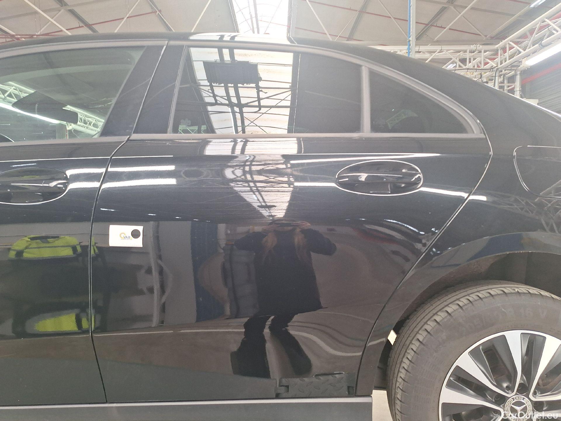  Mercedes  A-Klasse Mercedes, A-Class Berline '18, Mercedes-Benz  Limousine A 180 Business So #37