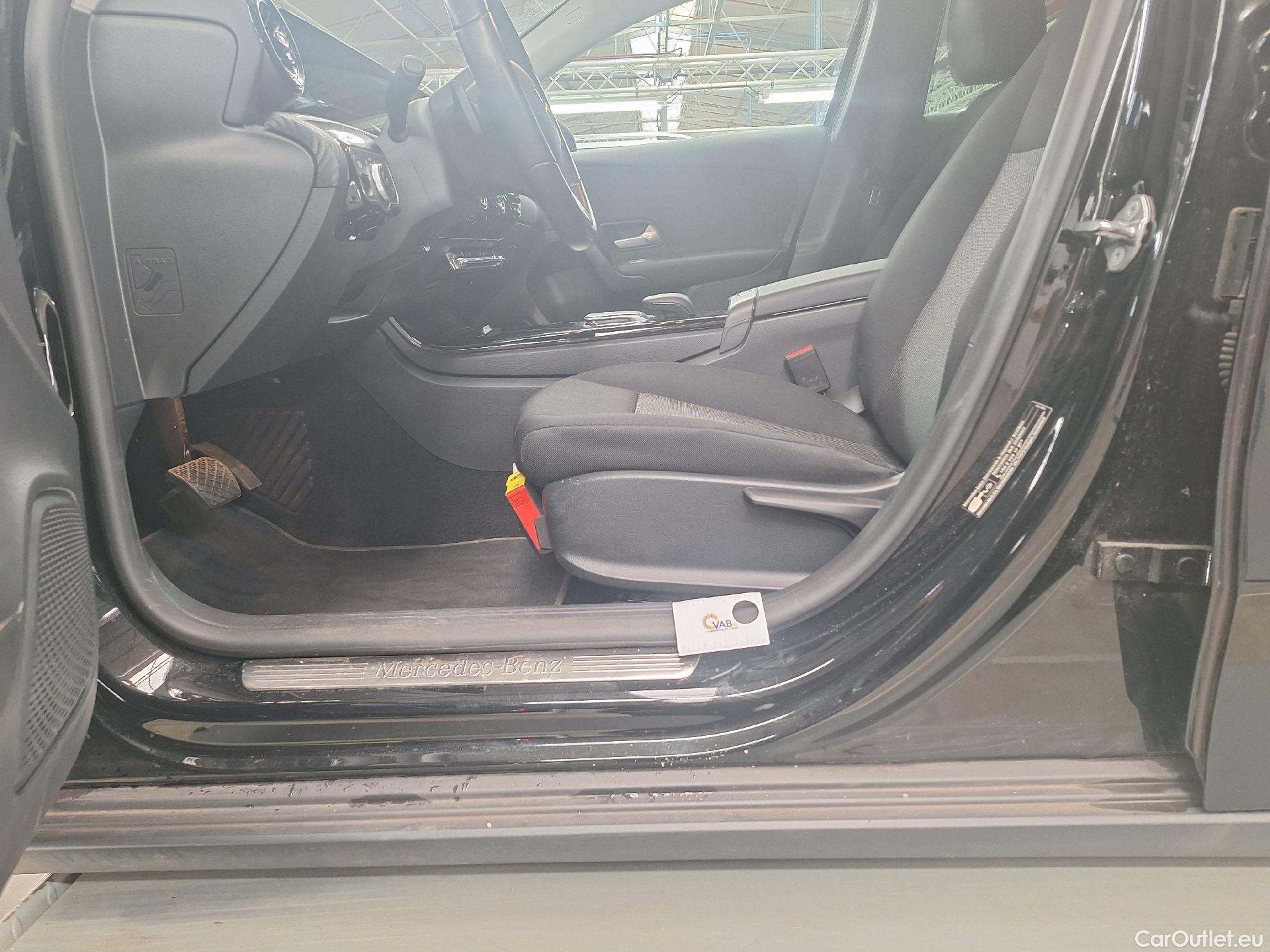  Mercedes  A-Klasse Mercedes, A-Class Berline '18, Mercedes-Benz  Limousine A 180 Business So #41