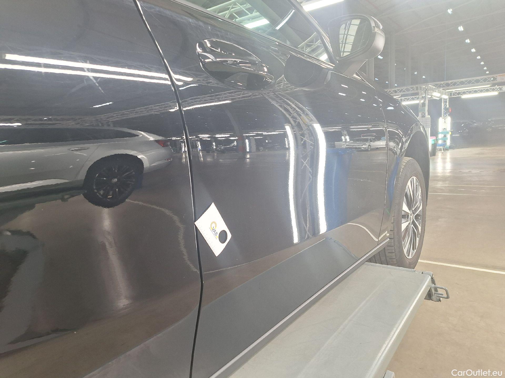  Mercedes  A-Klasse Mercedes, A-Class Berline '18, Mercedes-Benz  Limousine A 180 Business So #11