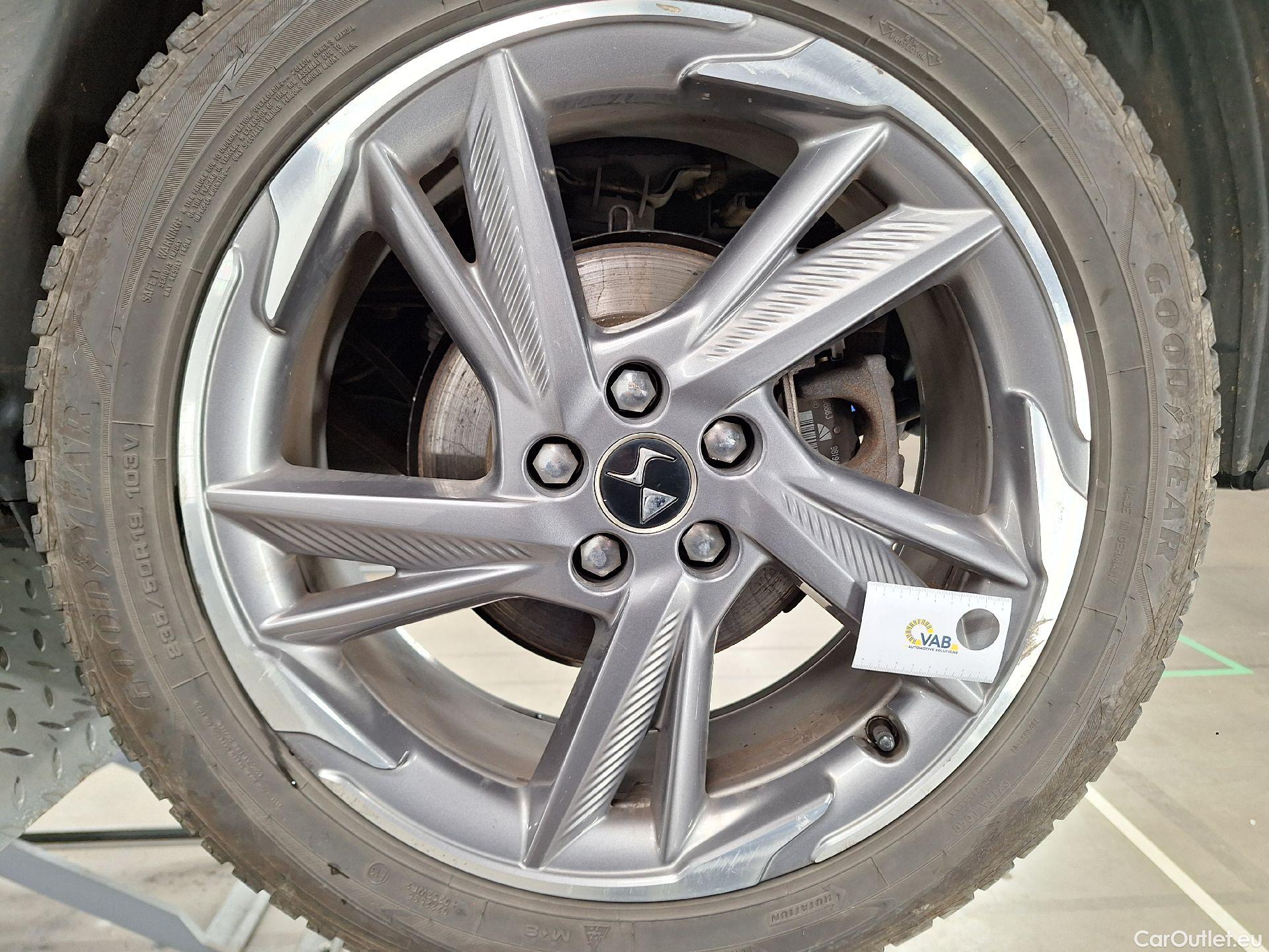  DS  DS7 DS,  CB '17 PHEV, DS 7 Crossback E-Tense Bastille + 5d #35