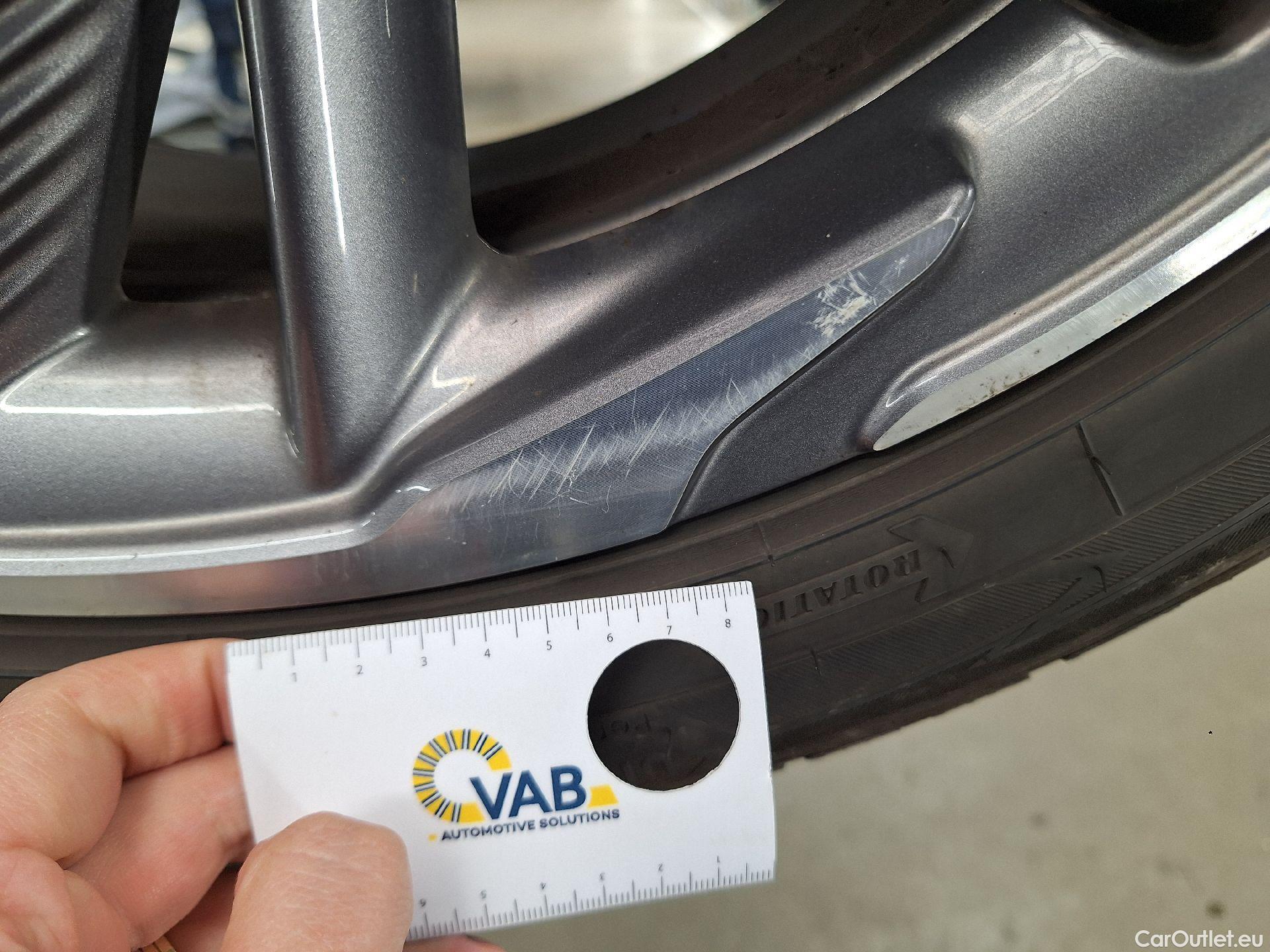  DS  DS7 DS,  CB '17 PHEV, DS 7 Crossback E-Tense Bastille + 5d #37