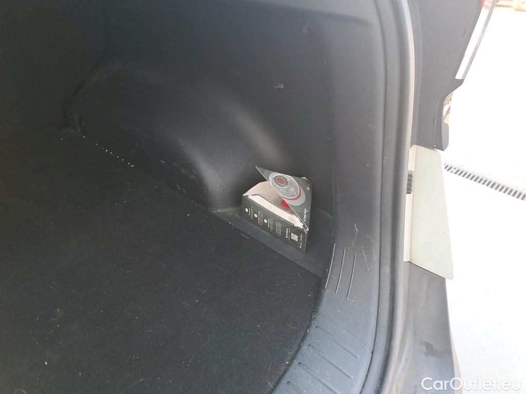  KIA  Sportage KIA  / 2022 / 5P / todoterreno 1.6 T-GDi 110kW (150CV) Concept 4x2 #35