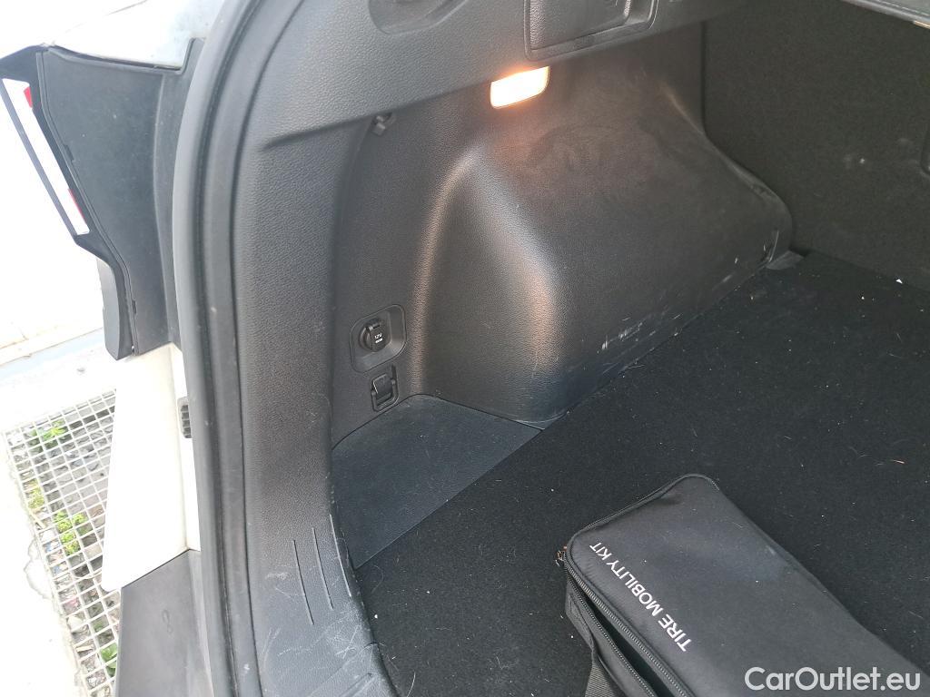  KIA  Sportage KIA  / 2022 / 5P / todoterreno 1.6 T-GDi 110kW (150CV) Concept 4x2 #27