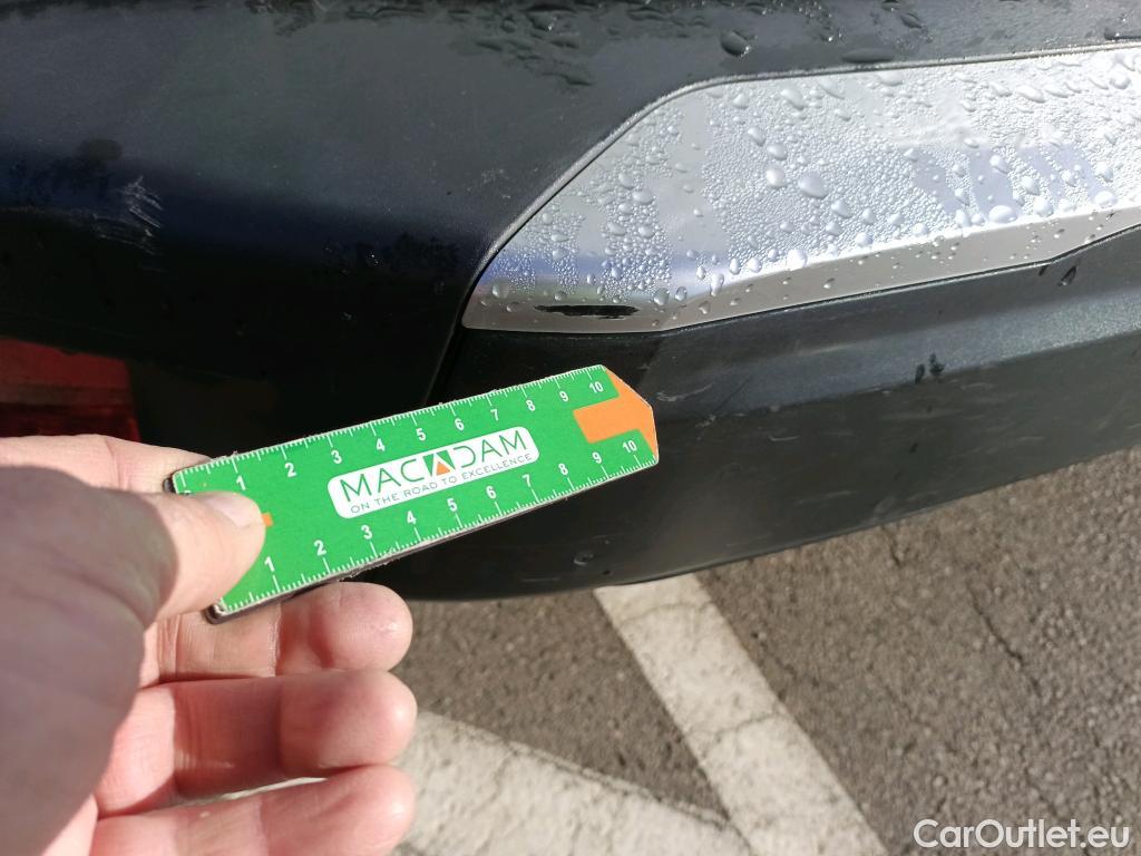  Peugeot  2008 PEUGEOT  / 2019 / 5P / todoterreno Allure BlueHDI 81kW (110CV) #25