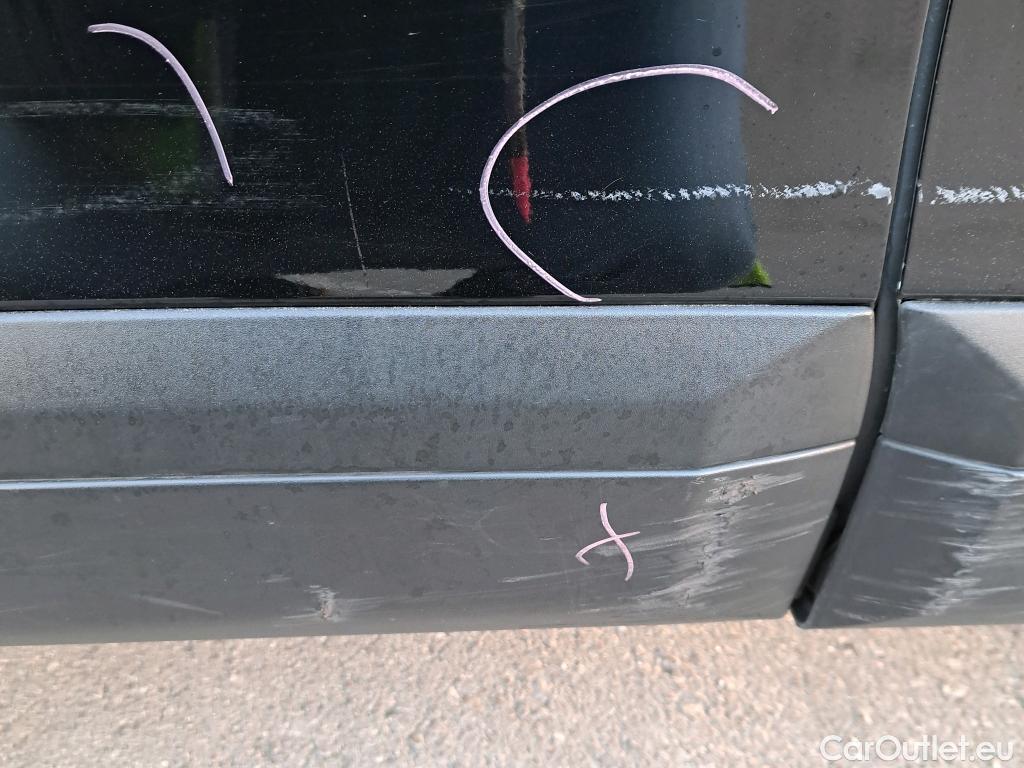  Peugeot  2008 PEUGEOT  / 2019 / 5P / todoterreno Active BlueHDI 81kW (110CV) #19