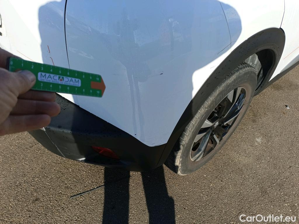  Peugeot  2008 PEUGEOT  / 2019 / 5P / todoterreno Allure BlueHDI 81kW (110CV) #18