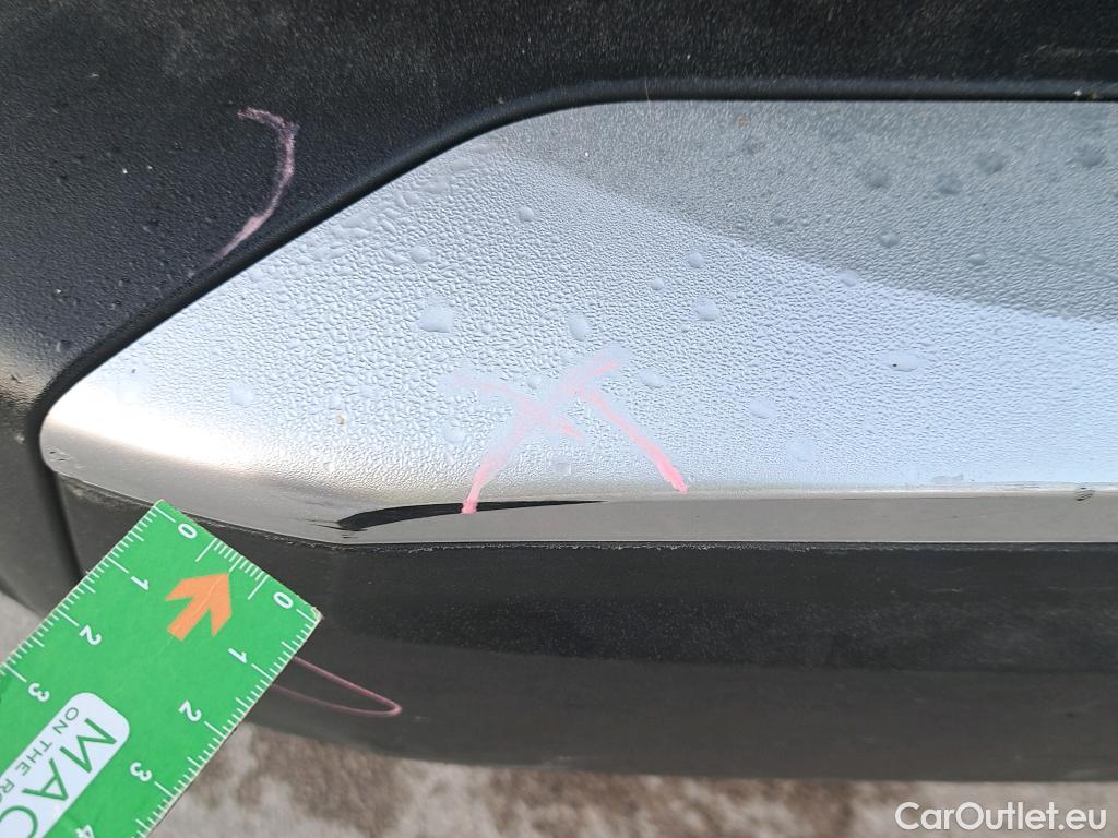  Peugeot  2008 PEUGEOT  / 2019 / 5P / todoterreno Active BlueHDI 81kW (110CV) #32