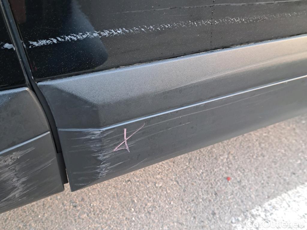  Peugeot  2008 PEUGEOT  / 2019 / 5P / todoterreno Active BlueHDI 81kW (110CV) #21