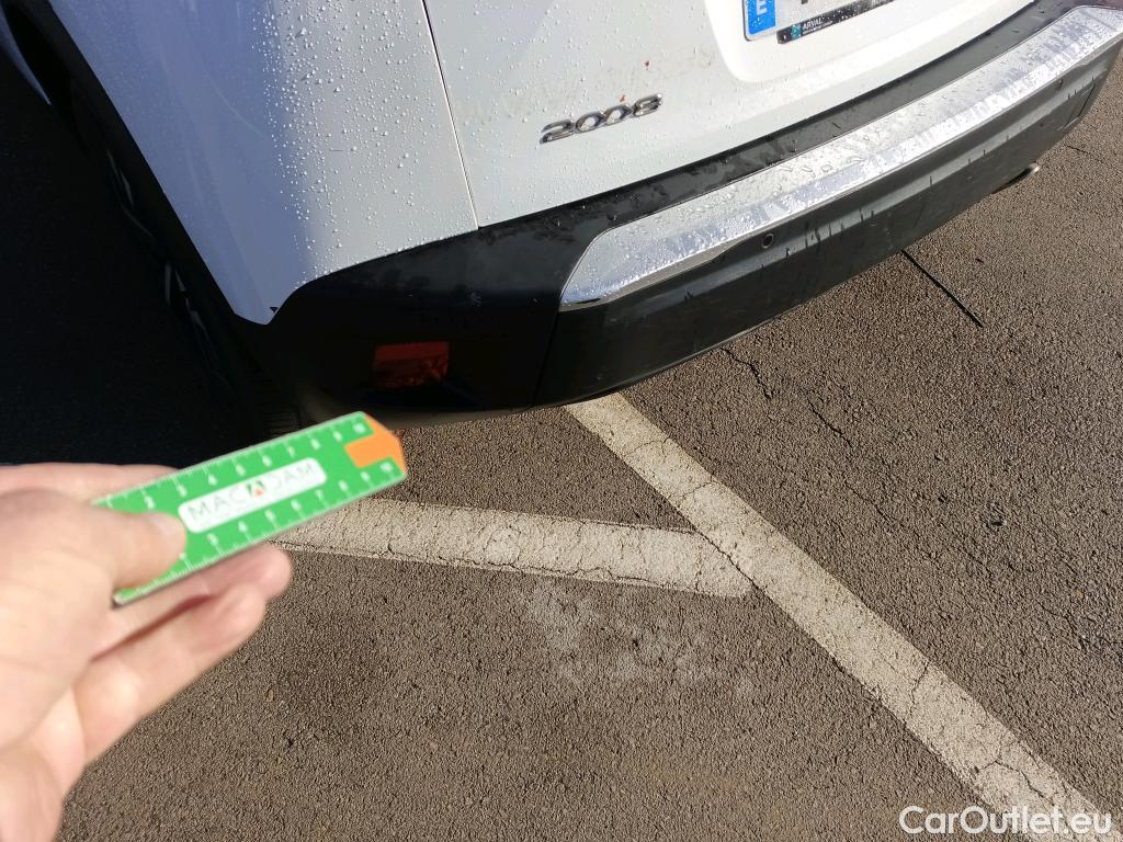  Peugeot  2008 PEUGEOT  / 2019 / 5P / todoterreno Allure BlueHDI 81kW (110CV) #16