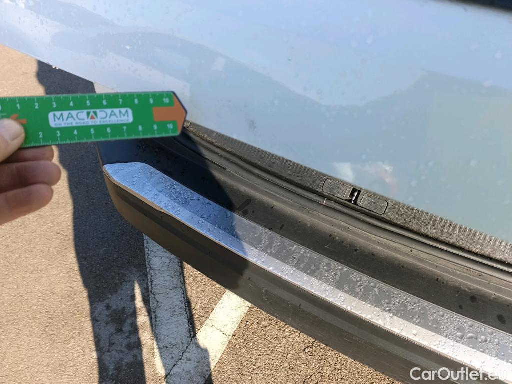  Peugeot  2008 PEUGEOT  / 2019 / 5P / todoterreno Allure BlueHDI 81kW (110CV) #26