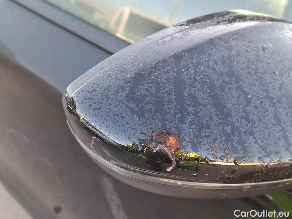  Peugeot  2008 PEUGEOT  / 2019 / 5P / todoterreno Active BlueHDI 81kW (110CV) #29