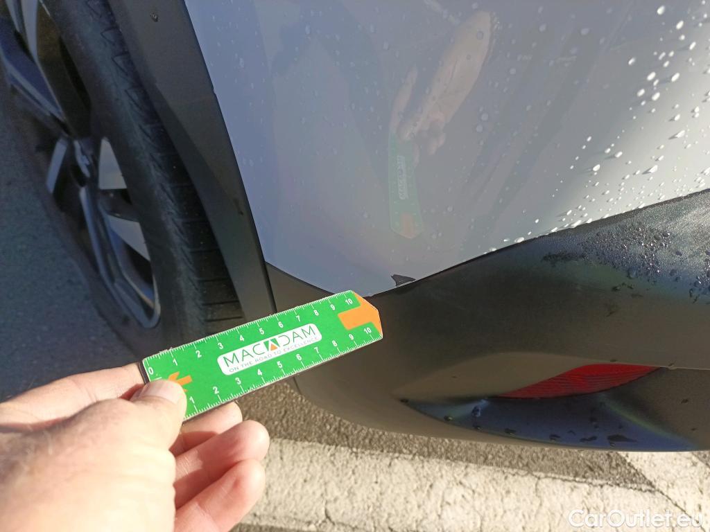  Peugeot  2008 PEUGEOT  / 2019 / 5P / todoterreno Allure BlueHDI 81kW (110CV) #15