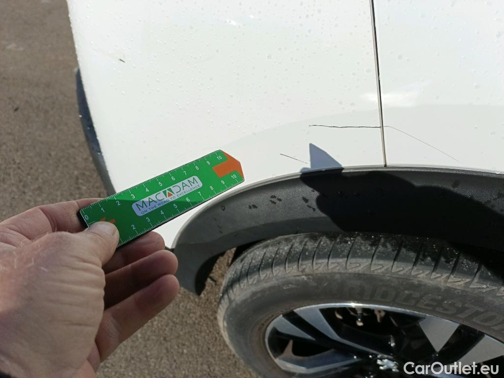  Peugeot  2008 PEUGEOT  / 2019 / 5P / todoterreno Allure BlueHDI 81kW (110CV) #19