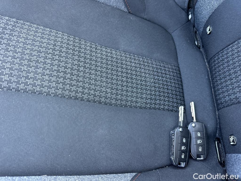  Peugeot  3008 PEUGEOT  / 2016 / 5P / todoterreno 1.5 BlueHDi 96kW (130CV) S&S Active (AC) #22