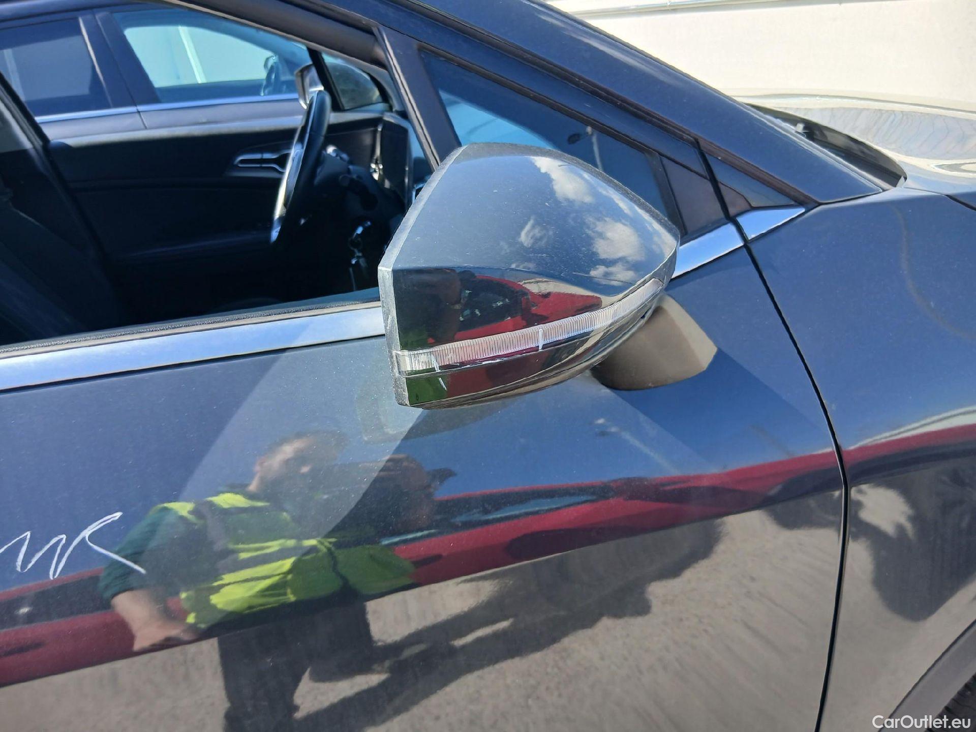  KIA  Sportage KIA  / 2022 / 5P / todoterreno 1.6 CRDi MHEV 100kW (136CV) Drive 4X2 #27