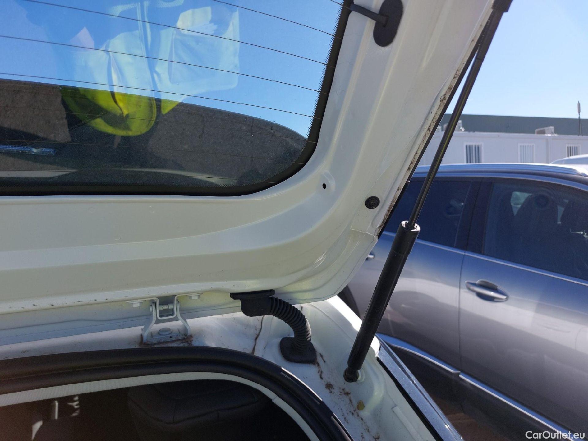  Opel  Corsa OPEL  1.2T XHL 74kW (100CV) Elegance #2