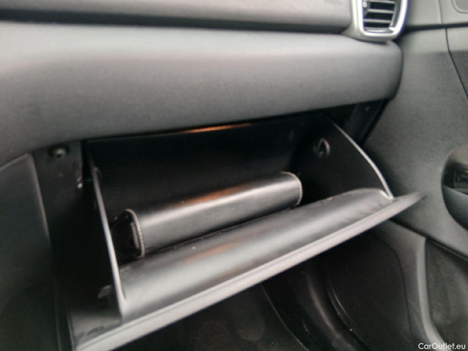  KIA  Sportage KIA  / 2018 / 5P / todoterreno 1.6 MHEV Drive Plus 100kW (136CV) 4x2 #28