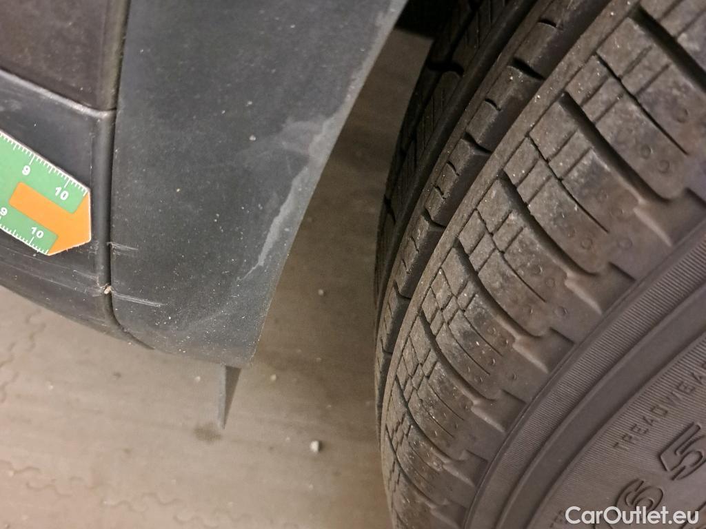  Peugeot  2008 PEUGEOT  / 2019 / 5P / todoterreno Active BlueHDI 81kW (110CV) #21