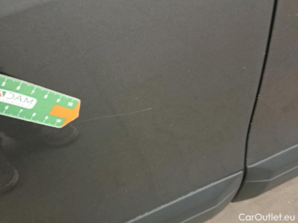  Peugeot  2008 PEUGEOT  / 2019 / 5P / todoterreno Active BlueHDI 81kW (110CV) #7