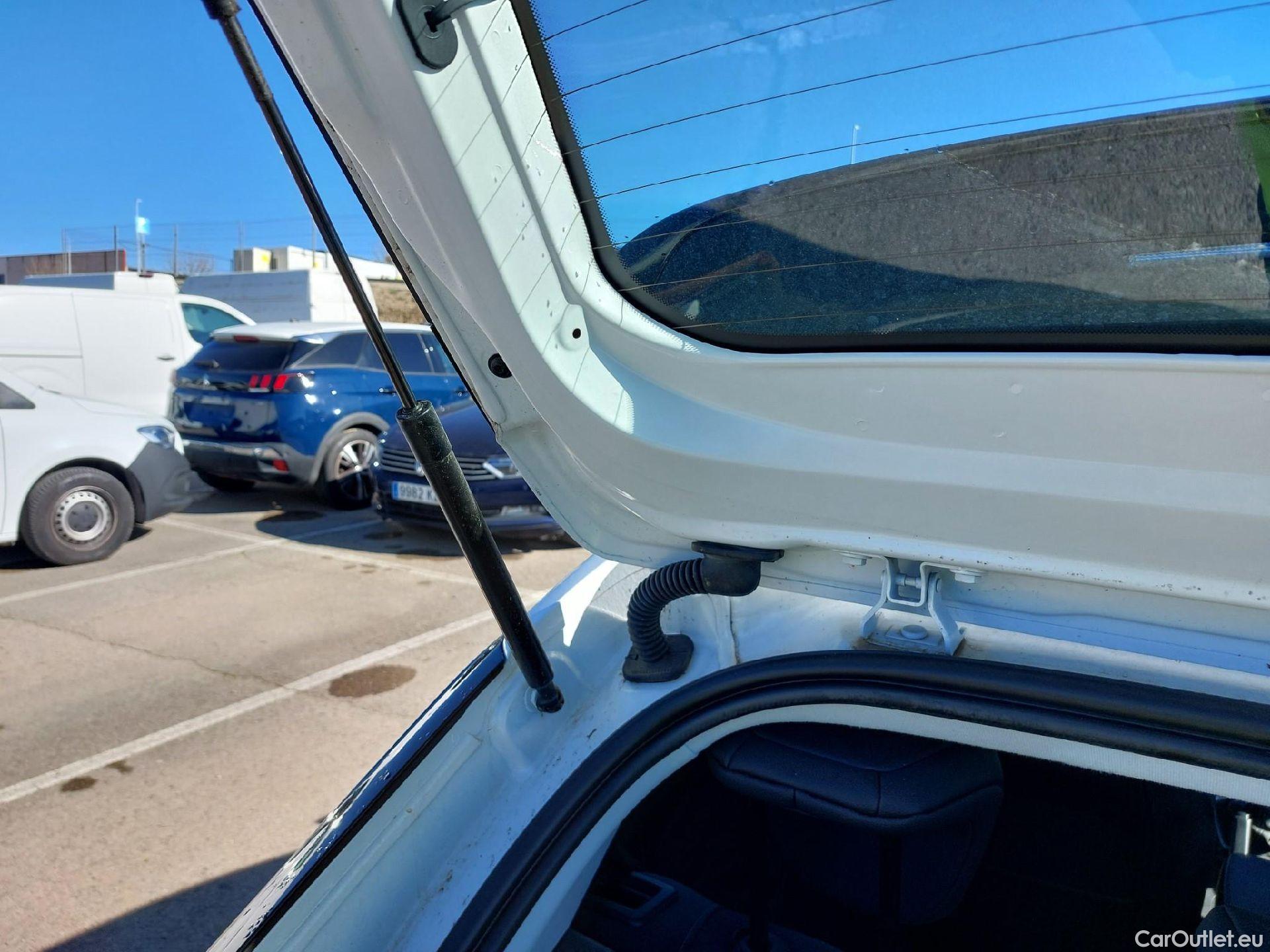  Opel  Corsa OPEL  1.2T XHL 74kW (100CV) Elegance #4