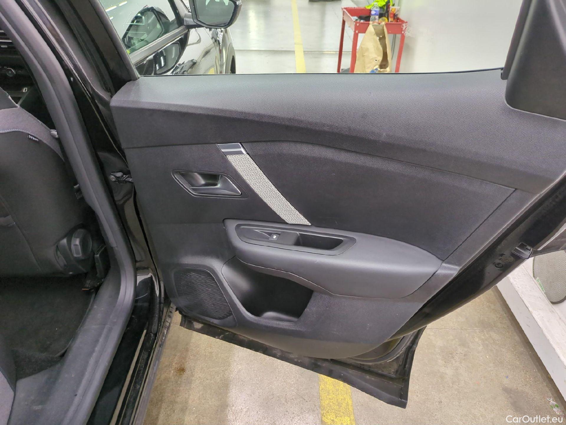  Citroen  C4 CITROEN  X / 2022 / 4P / Berline PureTech 130 S&S EAT8 Feel Pack #17