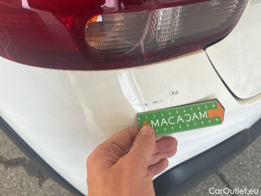  Citroen  C3  Société Feel Nav 1.2 PureTech 80CV BVM5 E6 #16